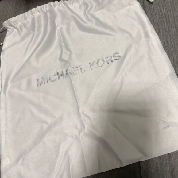 Favorite 🤩 - Picture 4 of 7